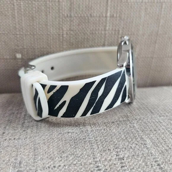 Disney Minnie Mouse Wristwatch White Rubber Band Analog Wrist Watch Accutime - Picture 6 of 11